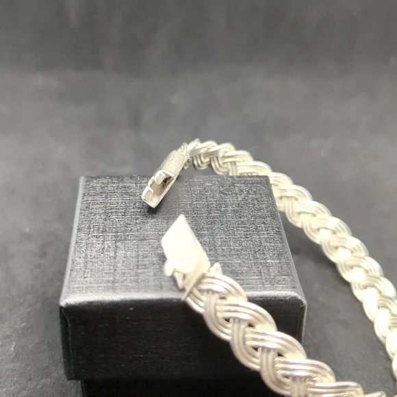 TP-55 Mex925 Silver Braid Bracelet - Picture 10 of 10